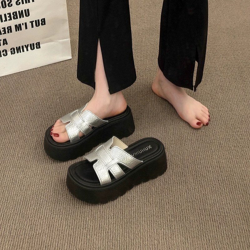 Summer beach fashionable slippers