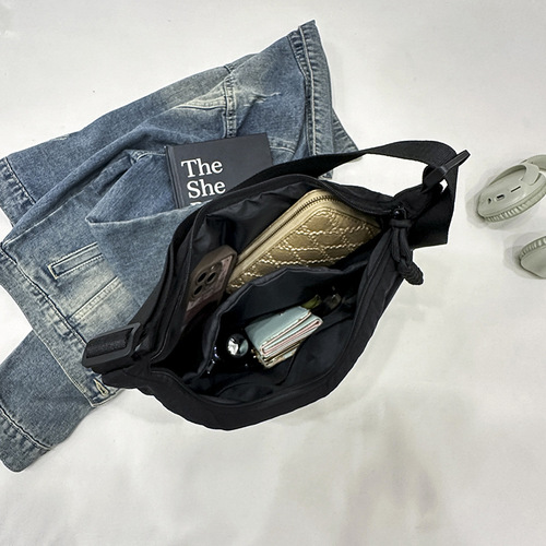 Lady's Handbag 2025 New Korean Style Unique Autumn/Winter Lightweight Single Shoulder Crossbody Bag Casual Underarm Bag