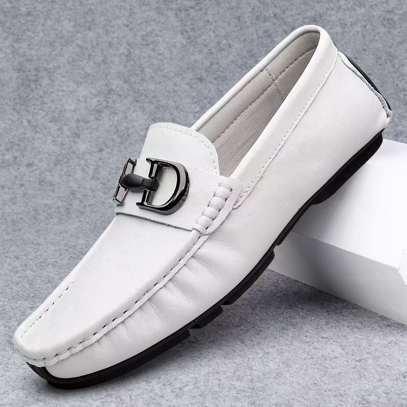 Zapatos de cuero en vivo para hombres 2025 nuevos zapatos de negocios británicos transpirables con suela suave zapatos casuales perezosos con un pie de zapato