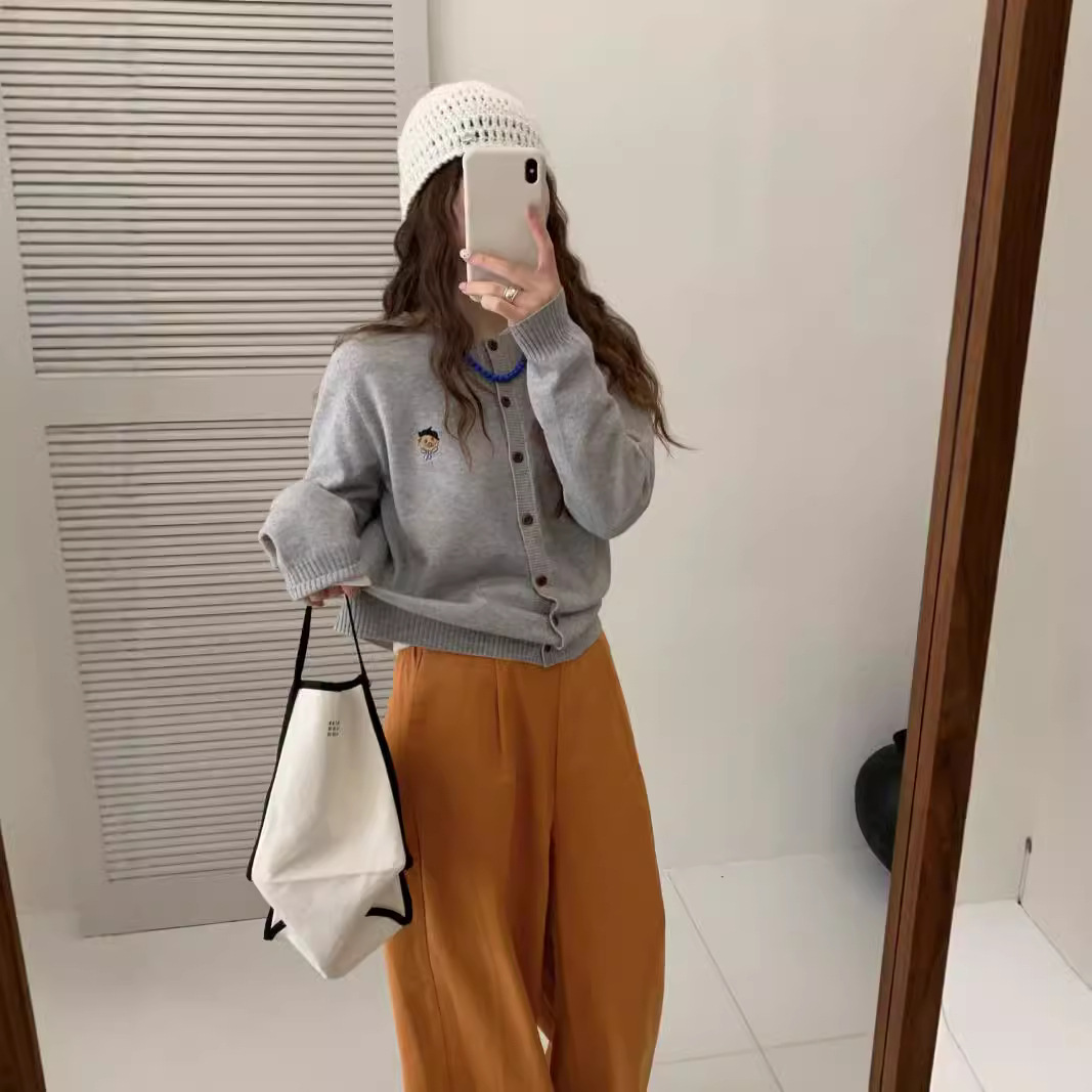 2024秋季新款薄款卡通熊刺绣休闲针织开衫女宽松打底衫亲肤外套