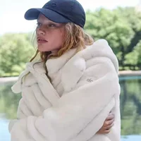 Alo Kendall Jenner в том же стиле, американская ретро-белая экологически чистая короткая меховая куртка на молнии с капюшоном из искусственного меха лисы