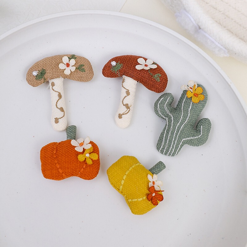 Linen Decorative Accessories, Pumpkin and Mushroom Bag and Shoe Decoration Accessories, Clothing Accessories, Mushroom and Cactus Linen Decorative Accessories, Pumpkin and Mushroom Bag and Shoe Decoration Accessories, Clothing Accessories, Mushroom and Cactus