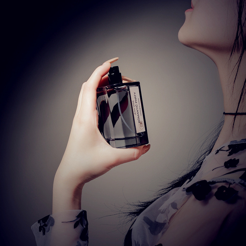 New Perfume Yi Xiang A Small Town The Road to Hell Men's and Women's Perfume Berlin Girl Students' Fruity Fragrance Long-lasting Eau De Toilette 100ml_voghion.com