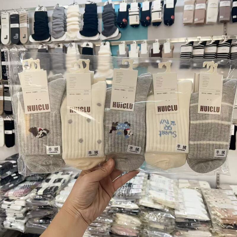 Hui Chenglu Wool Socks for Women, Autumn and Winter Thickened Cashmere Mid-Tube Korean Style Polka Dot Cartoon Warm Cashmere Socks Wholesale Hui Chenglu Wool Socks for Women, Autumn and Winter Thickened Cashmere Mid-Tube Korean Style Polka Dot Cartoon Warm Cashmere Socks Wholesale