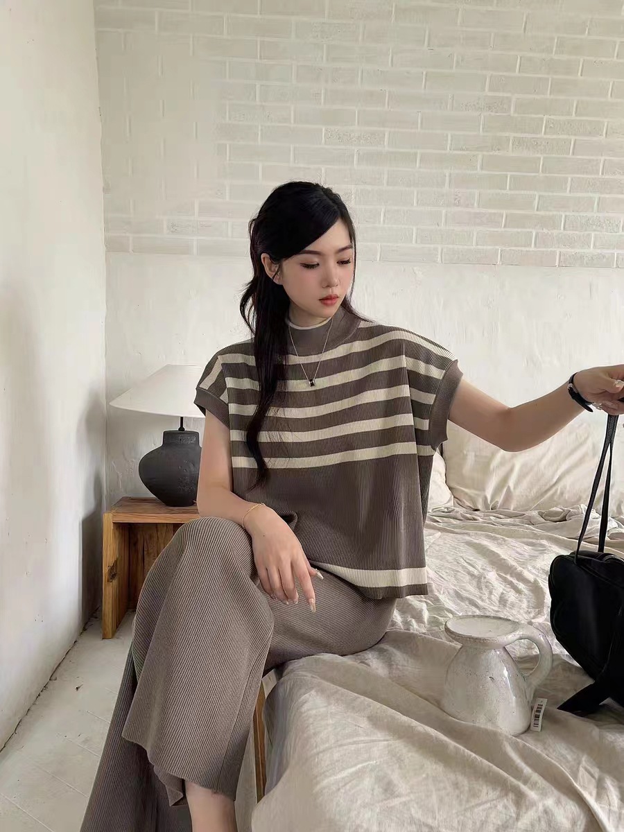 420g Weight Short Sleeve Sleeve Length Viscose fiber Fabric Type Pant Co-ord Set Sets Type 2 Pieces Set Quantity Daily Occasion Round Neck Neckline Regular Fit Fit Type Stripe Pattern Spring Season Women's Gender Elegant Style Daily Women's Elegant Stripe Viscose Fiber Pant Co-ord Set Pants Sets 8