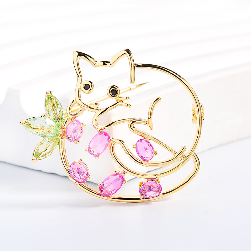 New Bowknot Ribbon Brooch with a Light Luxury and High-End Feel, Featuring Exquisite Craftsmanship and Super Shiny Enamel Design for Women, a Unique Brooch Accessory