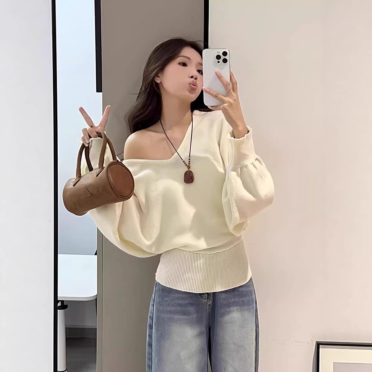 여성 브이넥 허리끈 가오리핏 긴팔 니트 봄 가을 데일리룩