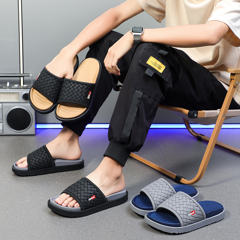 2025 New Trendy Thick-Soled Men's Shoes for Summer Outer Wear, Soft-Soled Non-Slip Beach Fashion Casual Slippers