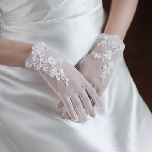 WG060 White Wedding Gloves Elegant Super Fairy Short Lace Wedding Photo Dinner Party Gloves Wholesale