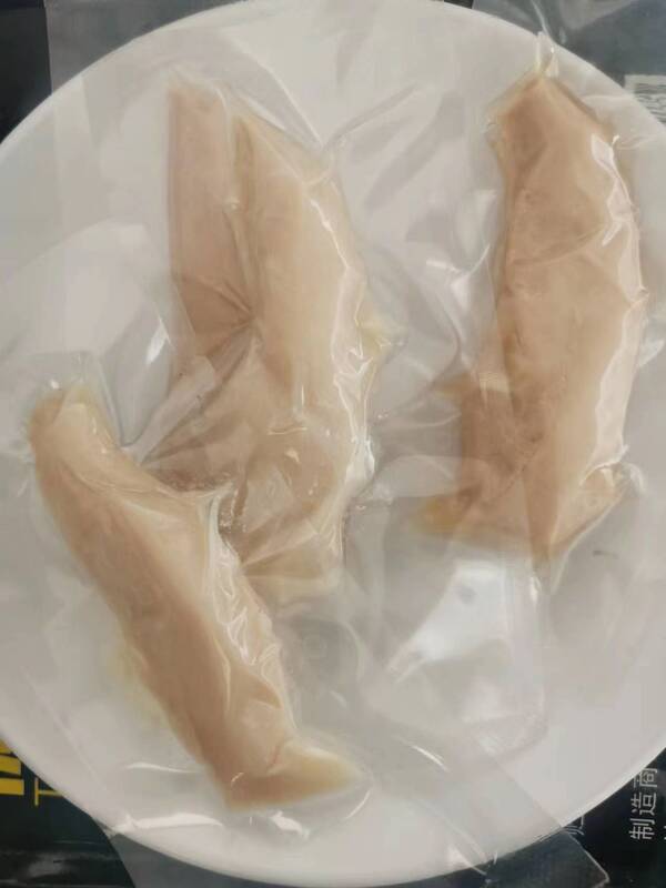Steamed Chicken Breast Snacks for Cats - Highly Palatable Pet Treats