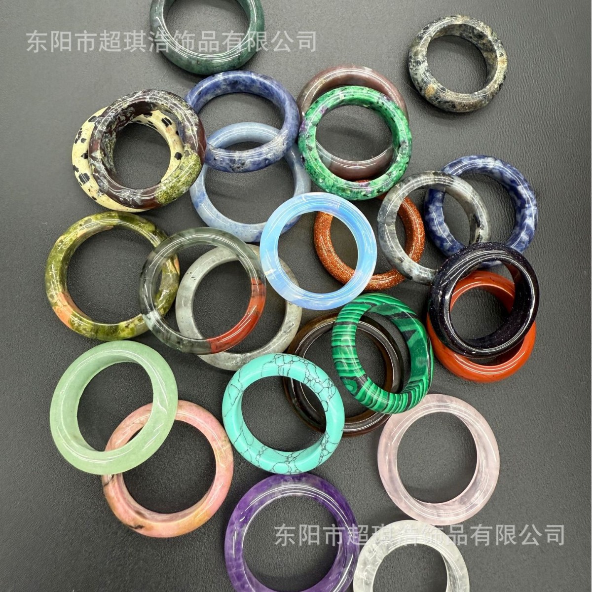 Natural stone, crystal, jade, running ring, unisex handheld ring, amethyst ring, shipped in random sizes.