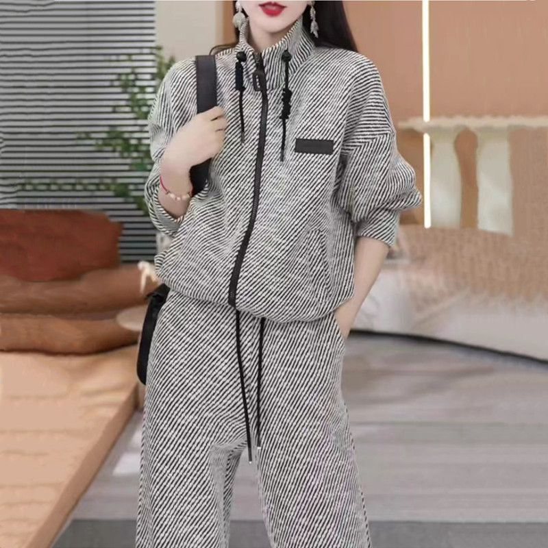 Sports Leisure suit Women's Spring and Autumn 2024 New Fashion Age-reducing Western Style European Striped Sweatshirt Pants Two-piece Set Sports Leisure suit Women's Spring and Autumn 2024 New Fashion Age-reducing Western Style European Striped Sweatshirt Pants Two-piece Set