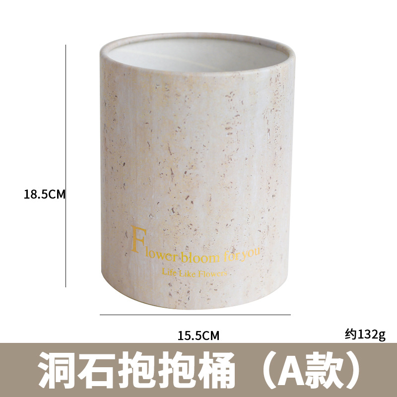 Conjunto de vacaciones Cubo de abrazo de tres flores Cubo de regalo de Oscar Cubo de arreglos florales Cubo de abrazo de oso de fresa grande Floristería al por mayor