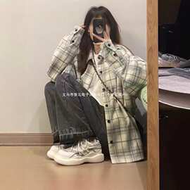 格子衬衫新款春秋季休闲绿色衬衫外套百搭长袖上衣设计感小众显瘦