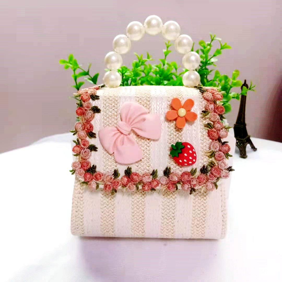 2021 summer new fashion flower side grass wrapper pearl hand checker cross cute children's bag