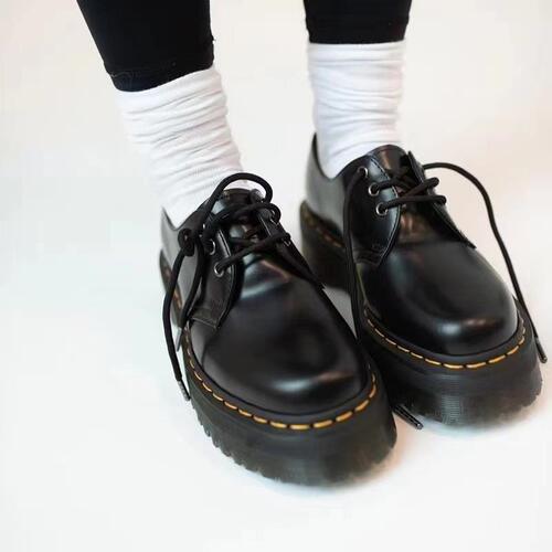Korean-style pure and alluring mousse-style platform leather shoes—2025 autumn new arrival: round-toe, non-slip, versatile everyday Martin boots.