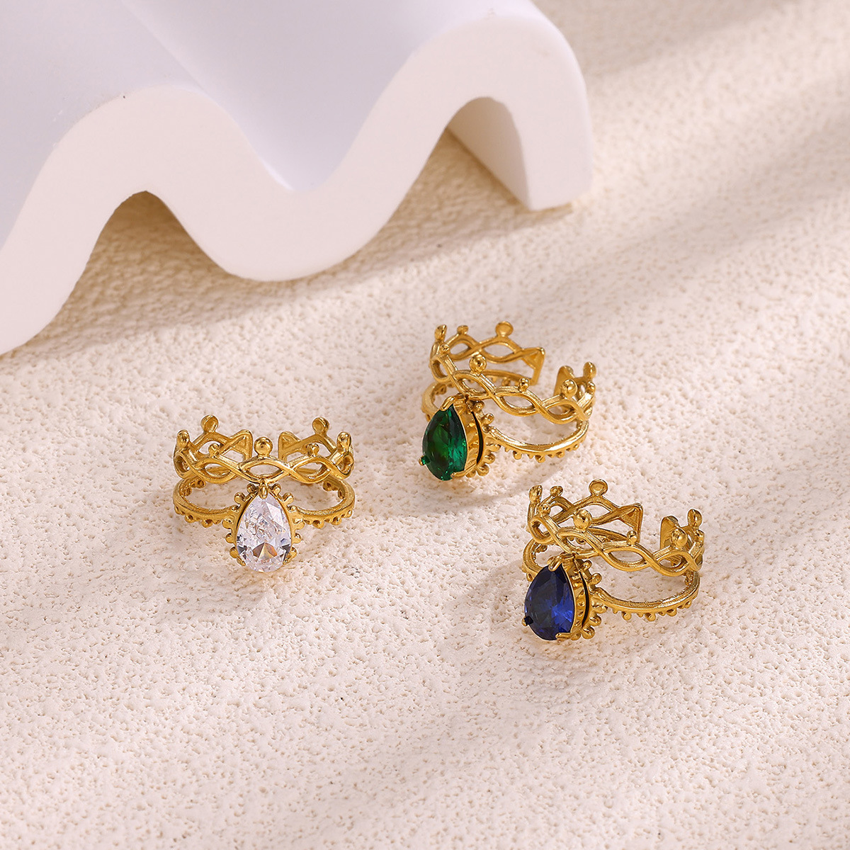 Retro fashionable elegant ring with zircon stainless steel