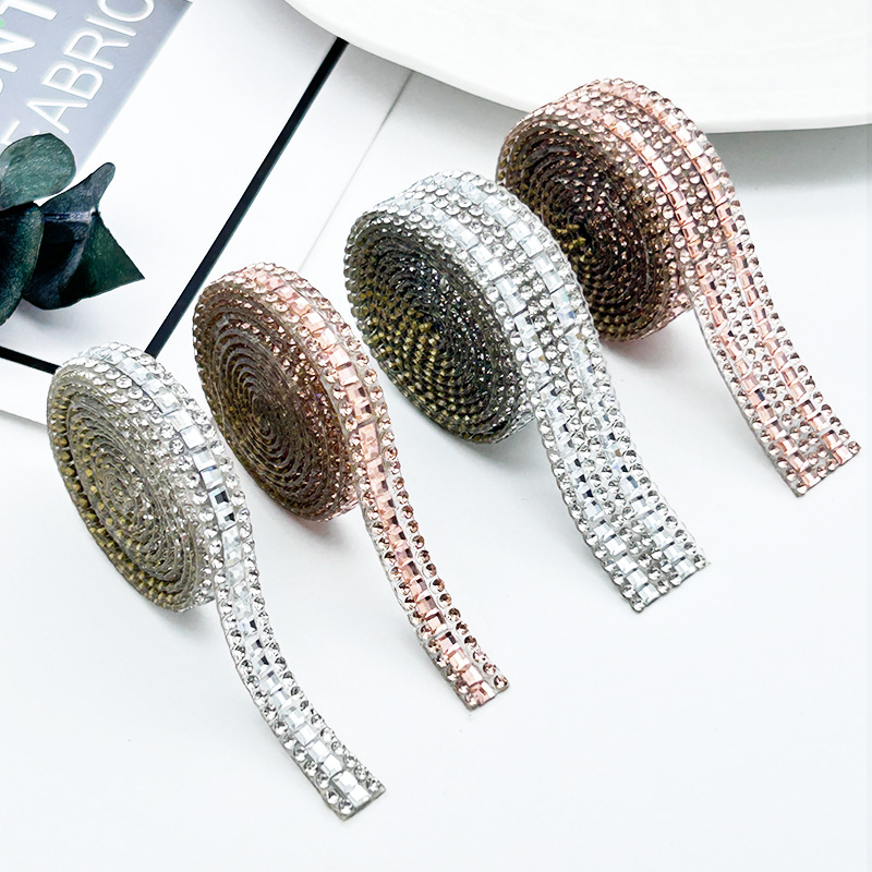 Nuevas tiras de diamantes de imitación de cristal con adhesivo, tiras de diamantes de imitación autoadhesivas, decoración de diamantes de imitación, tiras de diamantes de imitación termoadhesivas, pegatinas de diamantes de imitación para ropa y bolsos DIY.