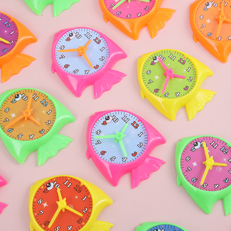 Educación infantil creativa de dibujos animados reloj aprendiz pequeño reloj despertador alrededor de la temporada escolar empujar pequeños regalos