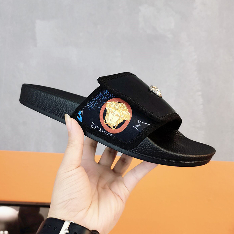 Factory wholesale men's fashion brand summer wear metal Medusa Velcro beach shoes non-slip out sandals