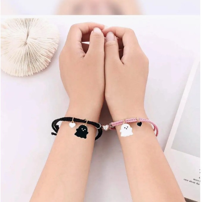 Vòng tay ma đen trắng, vòng tay cặp đôi, bao da nhỏ tặng bạn trai, vòng tay nam châm tình yêu, dây đeo đầu