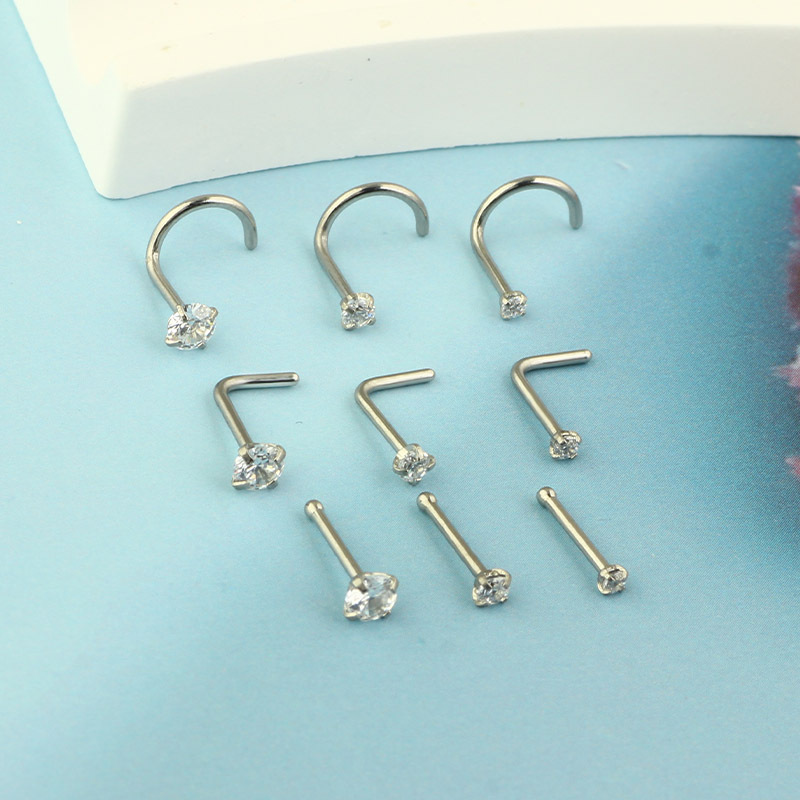 16G labret stud size and finish detail
