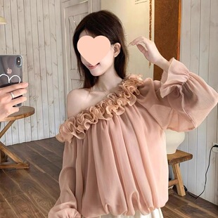 һ�ּ�ľ��߅�L��ѩ���r��Ů�ﶬ��ʽ���ɷ�ɫ�r���OӋ�М�������