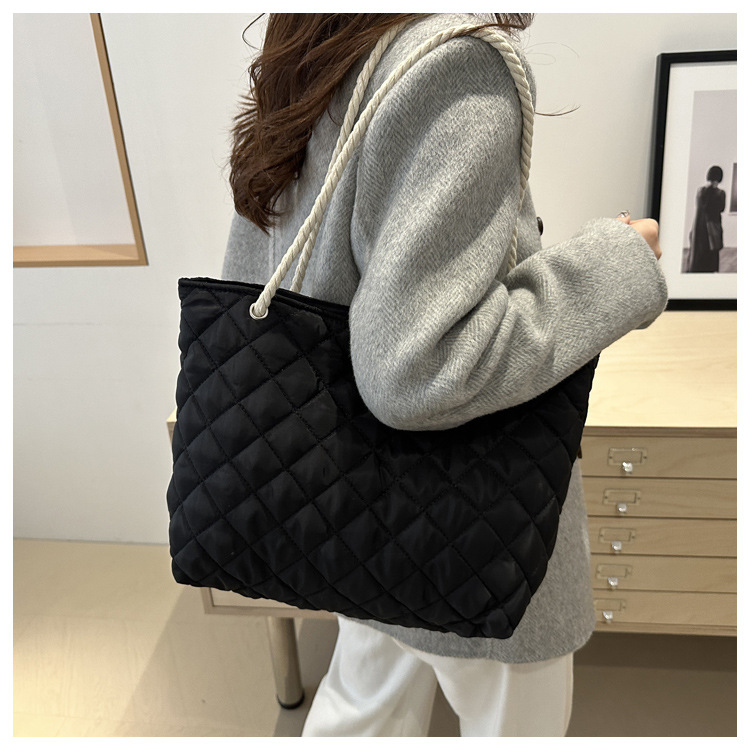 166g Weight Polyester Lining Material Sewing Thread Fashion Element Zipper Closure Type Double Shoulder Straps Strap Type Tote Bag Bags Type Casual, Daily, Shopping Occasion Nylon Material Solid Color, Lingge Pattern Autumn&Winter Season Women's Gender Classic Style Style Square Shape Women's Nylon Solid Color Lingge Classic Style Sewing Thread Square Zipper Tote Bag 19