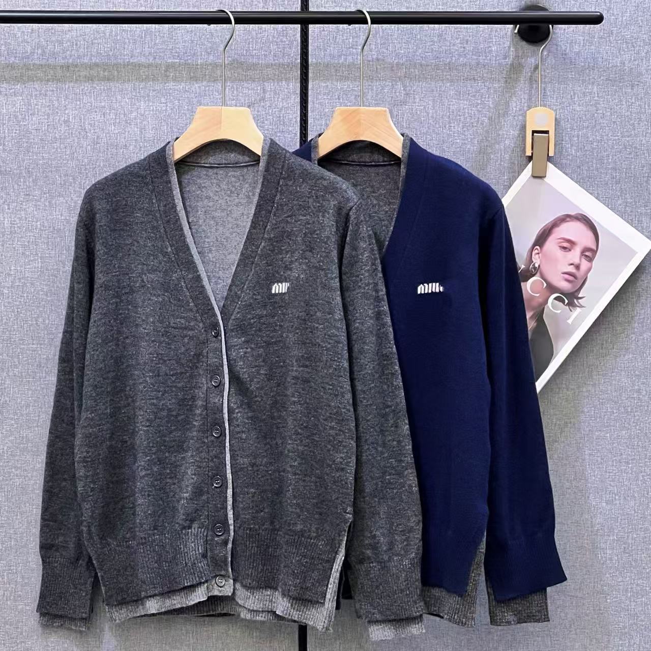 南油高定MM家25年秋冬新款休闲简约宽松撞色假两件V领针织开衫