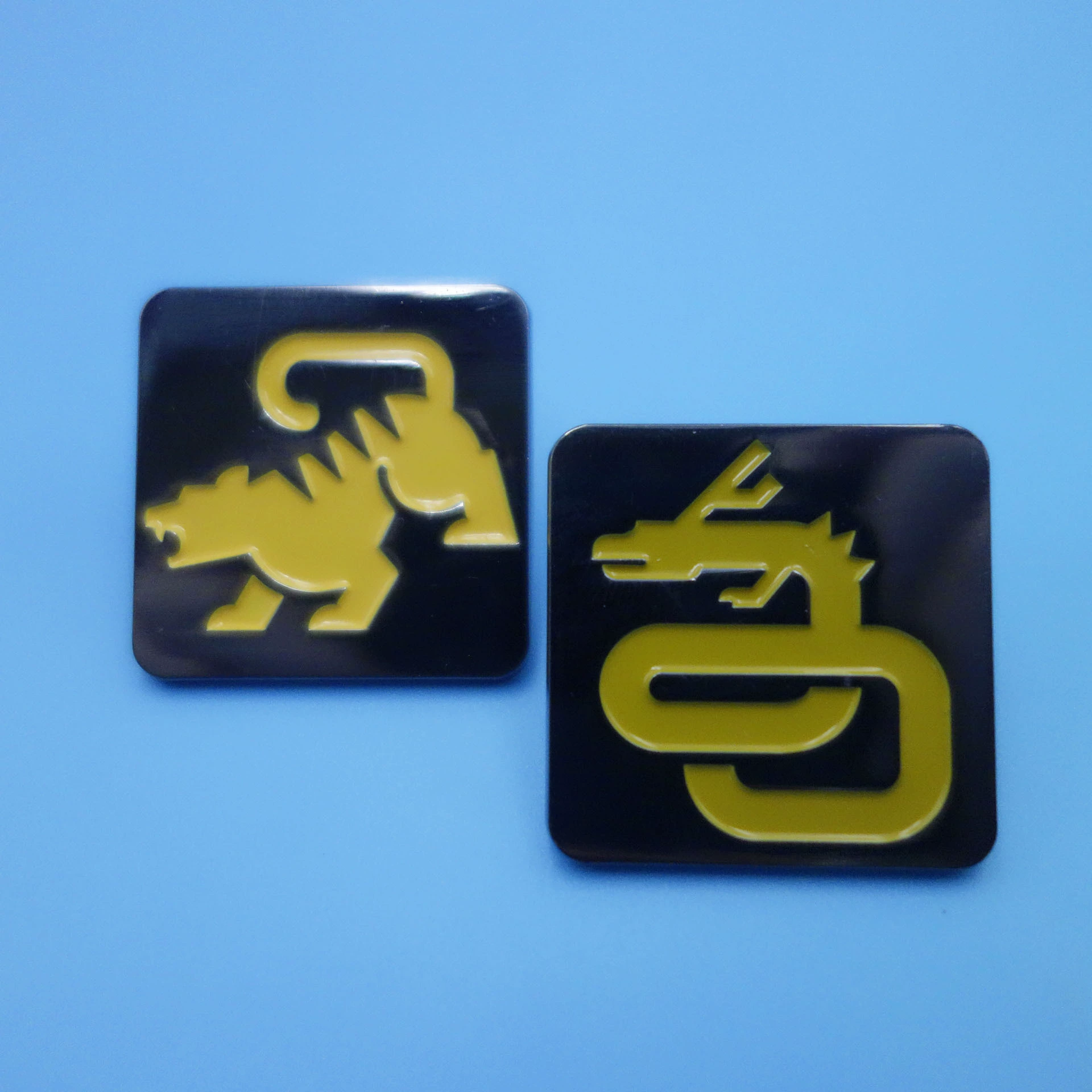 Металлические значки с мультяшным дизайном, изготовленные на заказ для различных мероприятий по планированию анимации и кино, ежегодных встреч и сувениров.