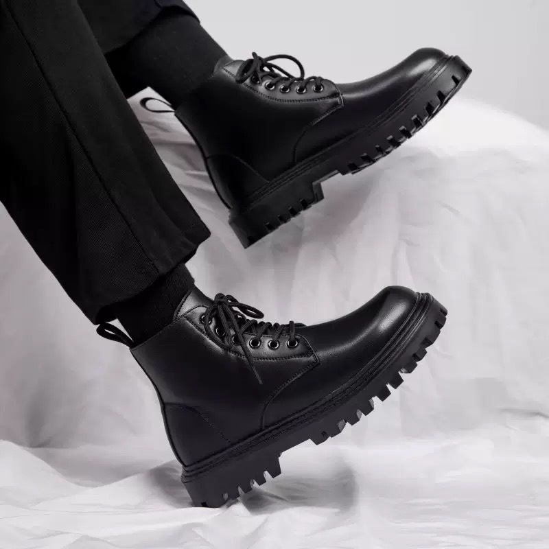 Nuevas botas de otoño 2025 nuevas botas de otoño para hombres nuevas botas de estilo británico Martin botas para hombres piel negra sólida