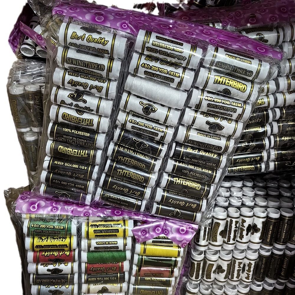 hilo de coser pequeño hilo doméstico con etiqueta hilo de poliéster colorido conjunto de aguja de hilo de coser portátil paquete de material DIY