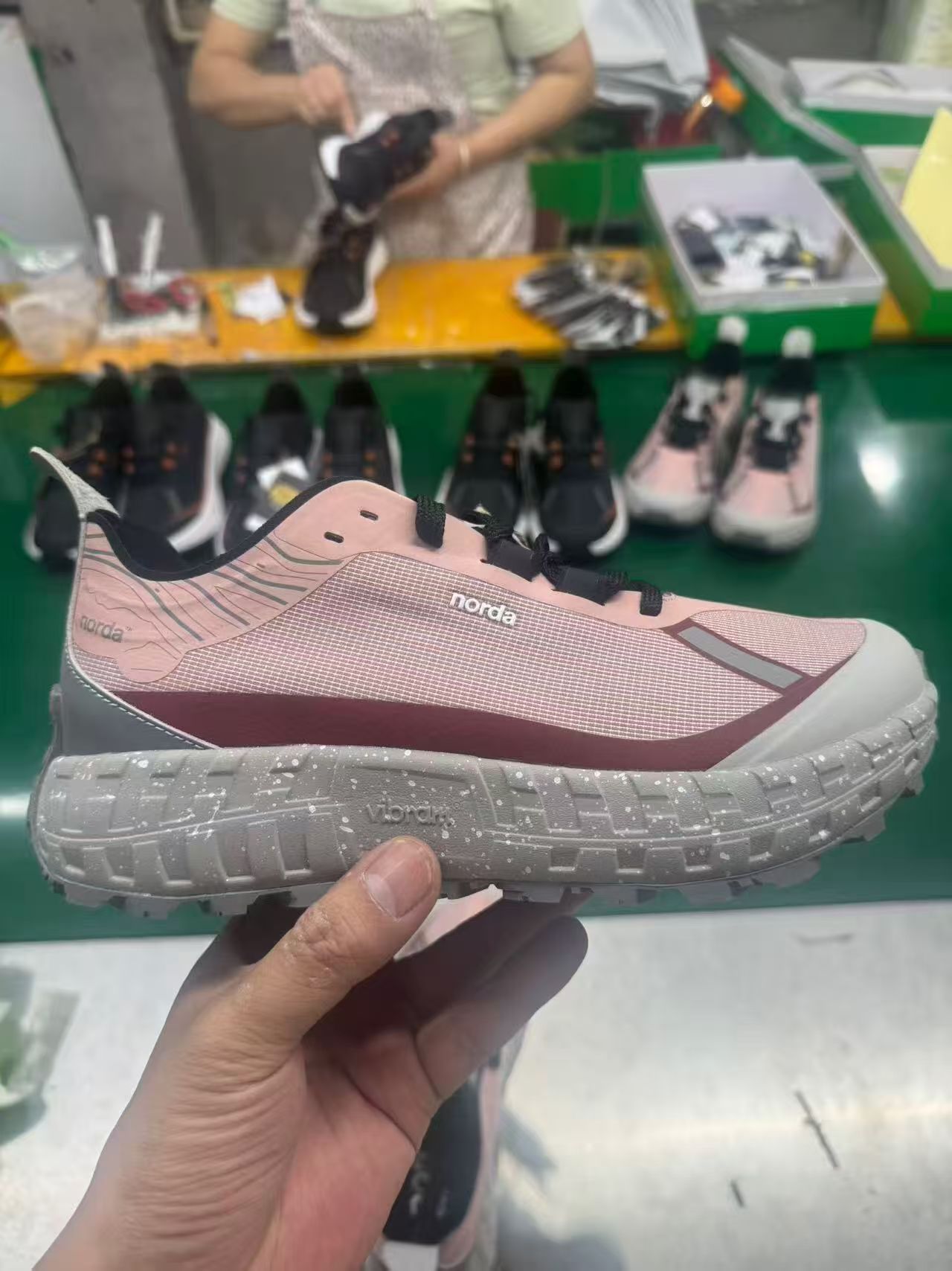 Norda 001 zapatos de montaña para hombres y mujeres, zapatos de carrera bajos, zapatos de senderismo