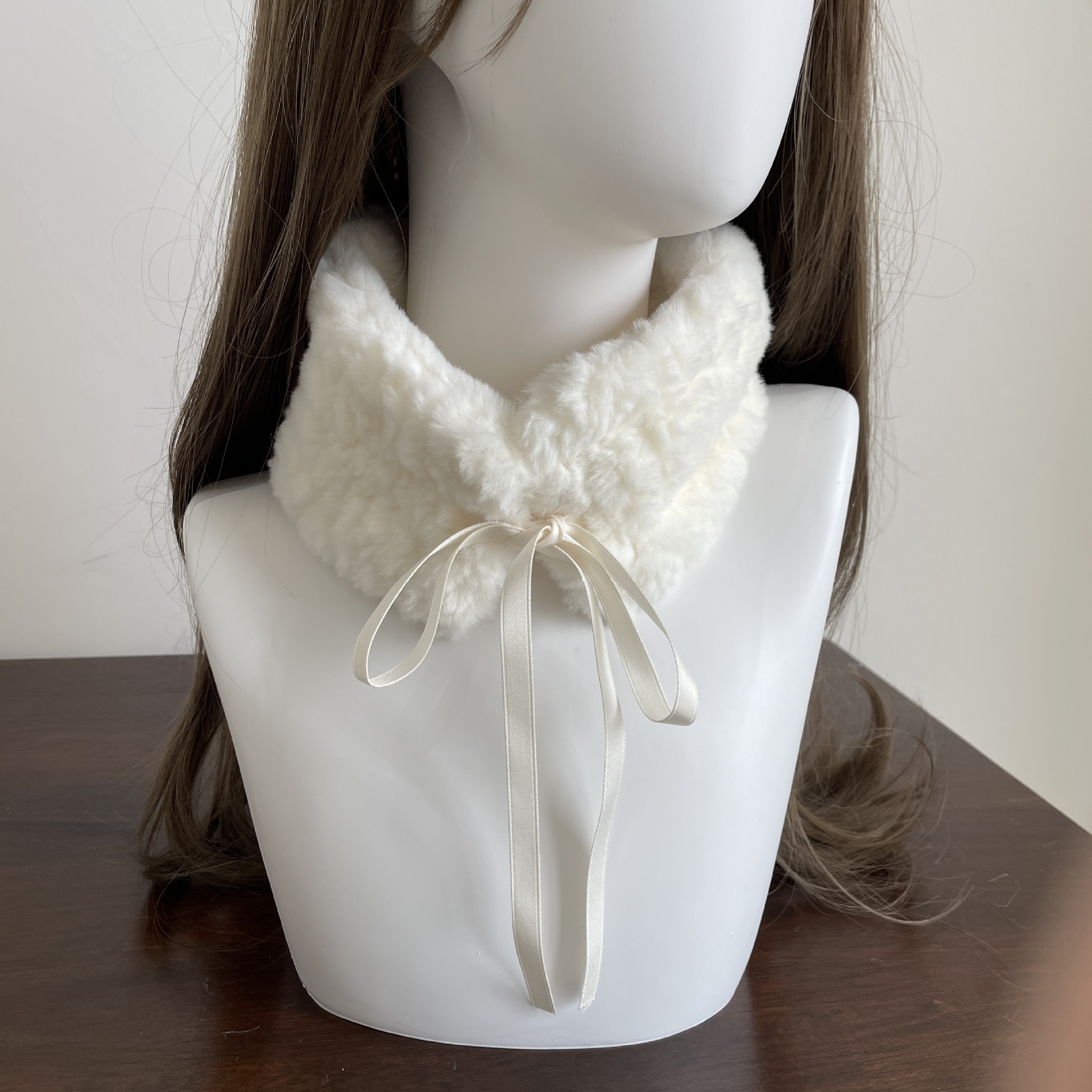 Otoño y invierno en relieve de engrosamiento de piel cálida bufandas de pelusa pelusa atada pelusa pelusa lindos collares de pelusa