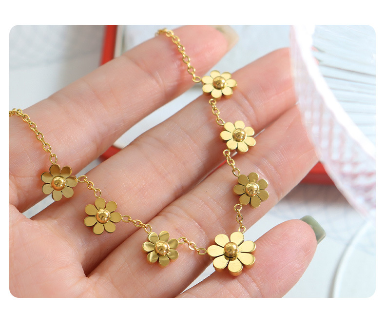 Daily Occasion 304 Stainless Steel Material PVD Coated Real Gold Plated 18K Gold Flower 304 Stainless Steel French Style Waterproof Non Tarnish 304 Stainless Steel Bracelets