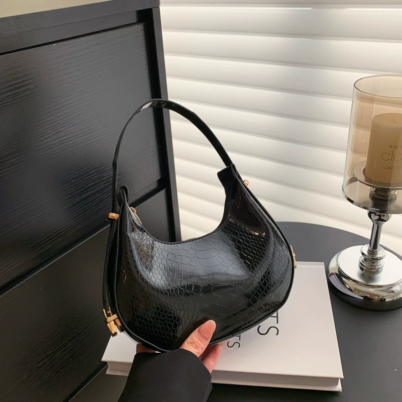 Сумка через одно плечо, модная shoulder bag, корейский стиль, коллекция 2023, крокодиловый принт