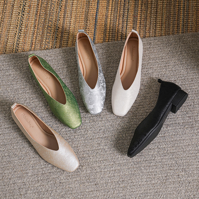 Shallow Mouth Shoes Women's Spring and Summer 2023 New Retro Buckle Low Heels Artistic Square Toe Soft Leather Mary Jane Shoes