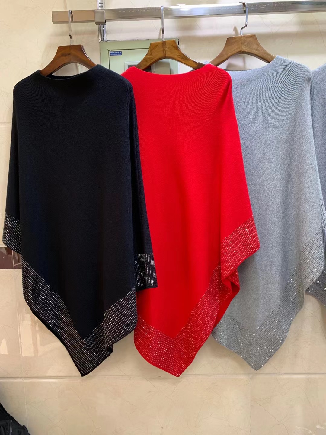 Nuevo rhinestone caliente fuera del cuello de la camisa del Batwing pin camisa de las mujeres pullover temperamento diosa estilo adelgazante versátil primavera y otoño chal exterior