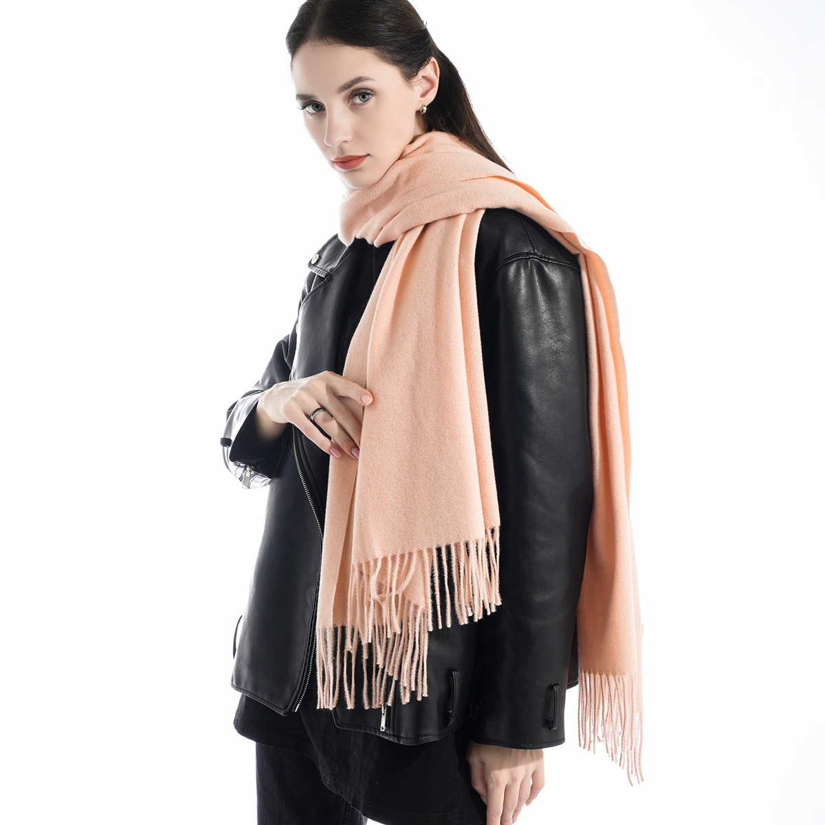 2024 Herbst und Winter Ethno-Stil Leopardenmuster Kurzer Quastengewebter Wollschal für Frauen Warmer Schalschal_voghion.com