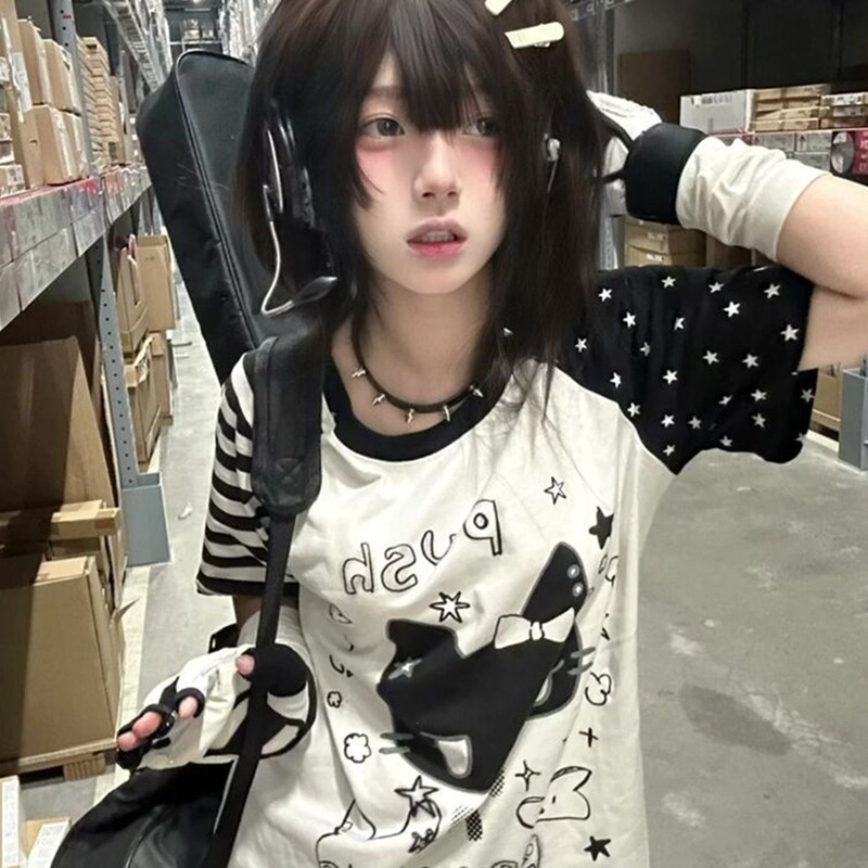 Striped Cute Star Short-Sleeve T-Shirt, Summer Loose Fit, Japanese-Style Anime Cat Design, Otaku Light Subculture. Striped Cute Star Short-Sleeve T-Shirt, Summer Loose Fit, Japanese-Style Anime Cat Design, Otaku Light Subculture.