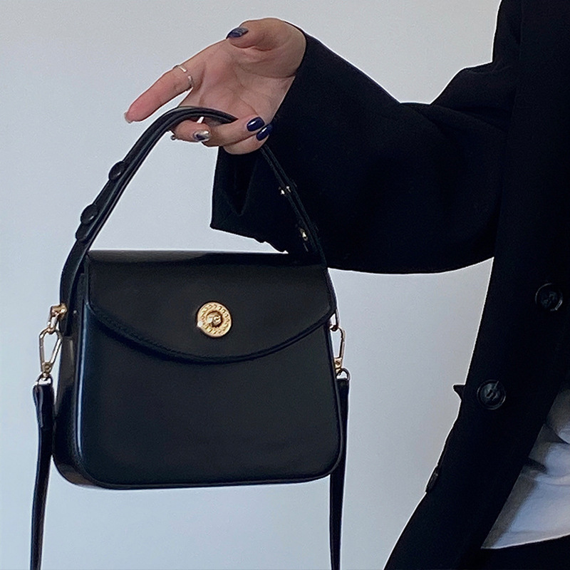Wedding handbag, 2024 spring and summer high-end fashion, small square niche design, crossbody bag, women's_voghion.com