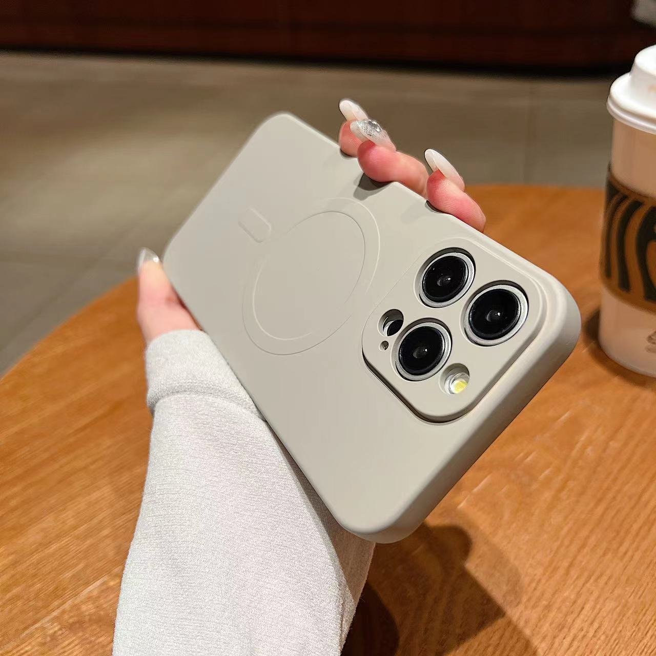 Funda Magnética para Teléfono Apple 17PRO, Funda de Silicona Líquida para iPhone 16, Magsafe con Orificio de Precisión, Funda Anticaídas 13, 14