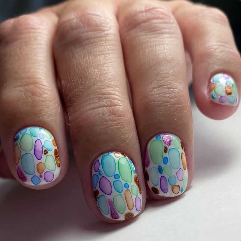 Macaron-colored stone-patterned watercolor nail wraps, short square shape, multicolored block design, artistic nail art, fresh and vibrant graffiti-style fake nails, wholesale