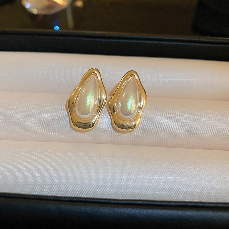 Pendientes de suministro de mercado nocturno de agujas de plata Pendientes de moda coreana en vivo Pendientes de estilo caliente Pendientes de lujo ligero Mujeres de alta gama