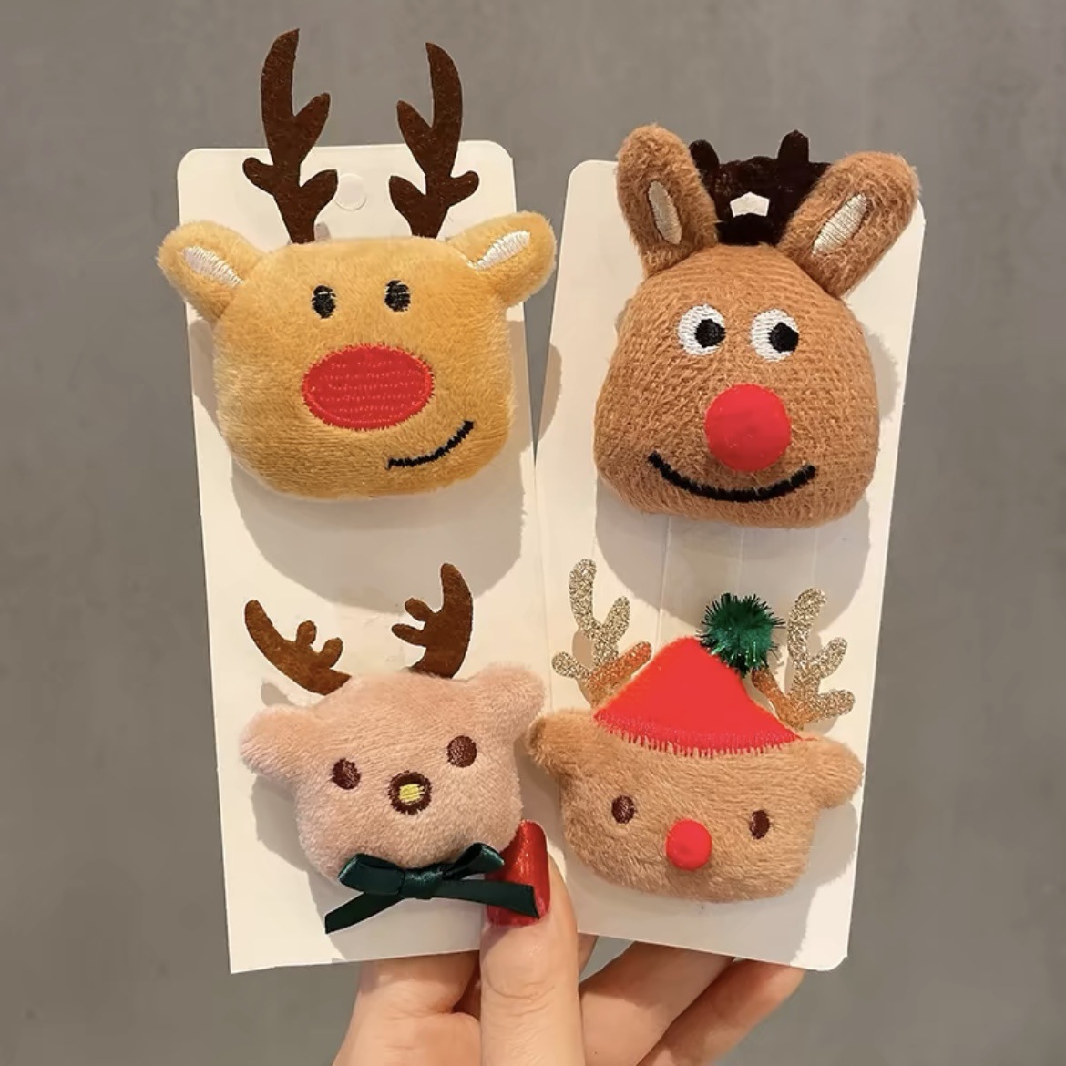 Broche de Navidad para mujeres regalos de alce pines para niños decoración de vacaciones pequeños regalos accesorios muñeco de nieve pequeños regalos image 9