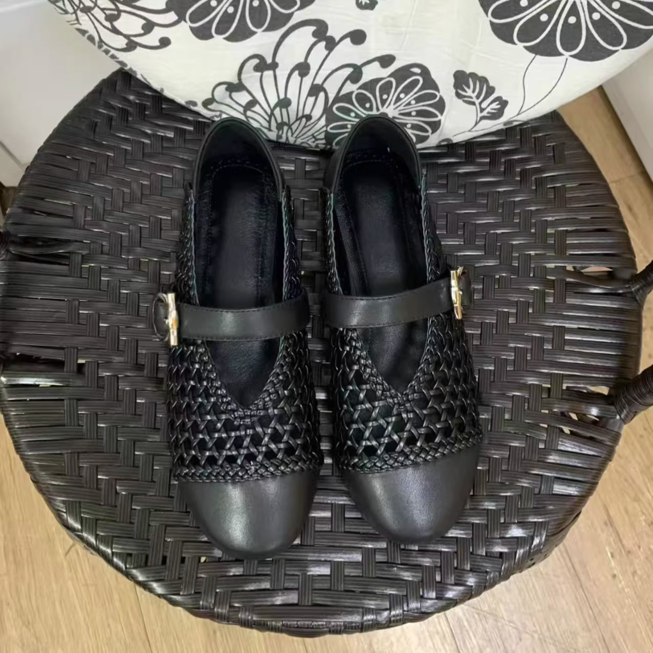 Woven comfortable summer Mary Jane shoes flat with a strap
