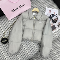 mm25秋冬新款时髦洋气满印暗纹字母提花短款面包羽绒服