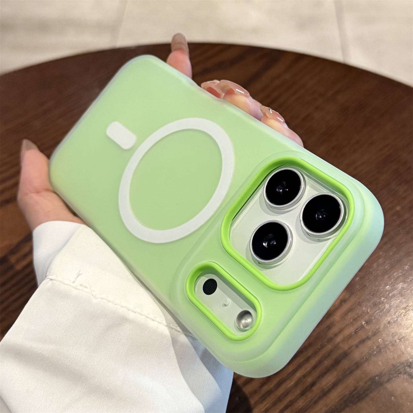 Funda de teléfono móvil de moda dos en uno con diseño de gelatina escarchada para Apple 17, adecuada para iPhone 15, funda protectora simple anticaída 16