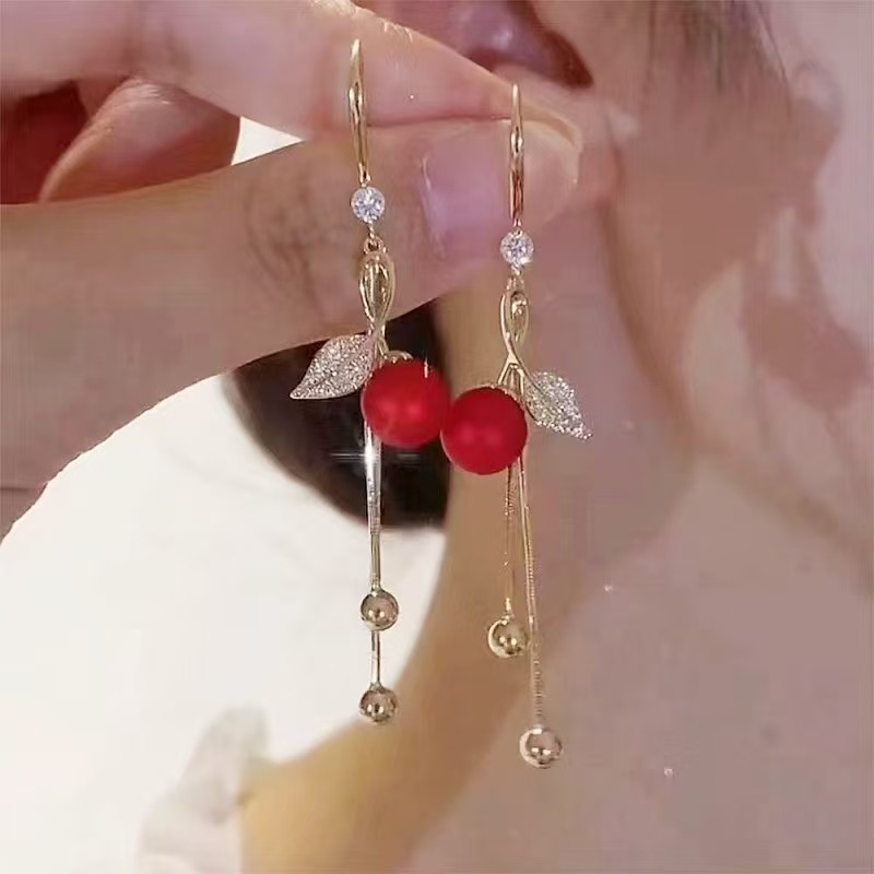 厂家批发韩式满钻树叶红珠流苏耳环温柔时尚轻奢高级感百搭耳饰品