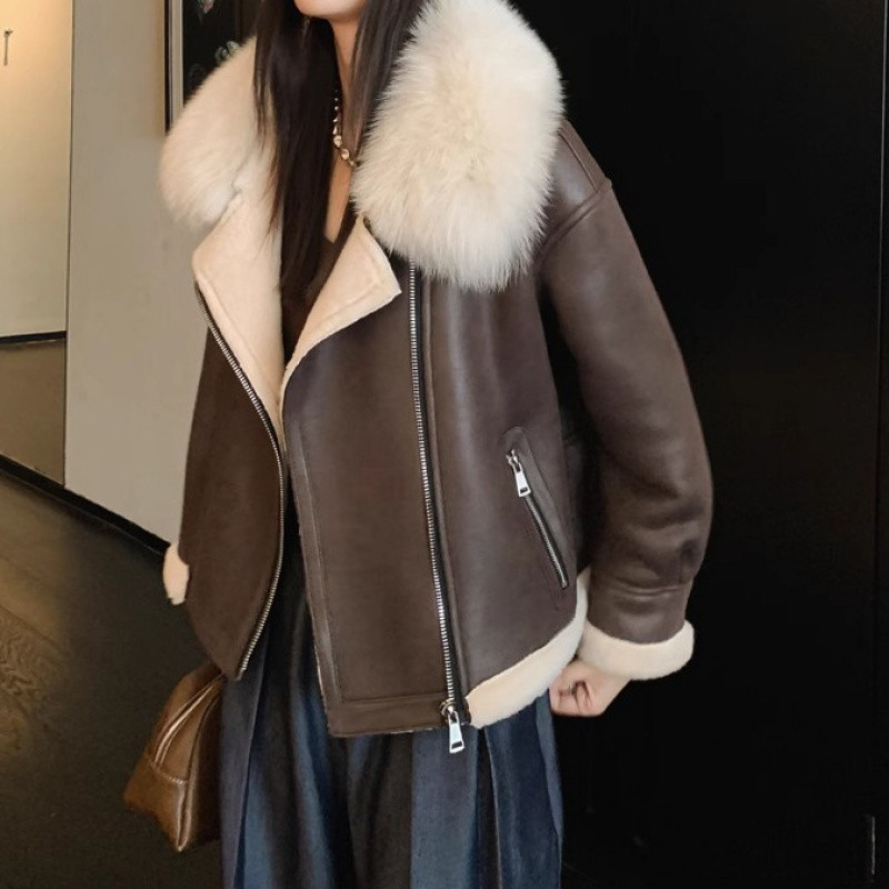 우아한 모방 양고기 모피 코트 여성의 짧은 2025 겨울 새로운 패션 그린 모피 칼라 모피 하나